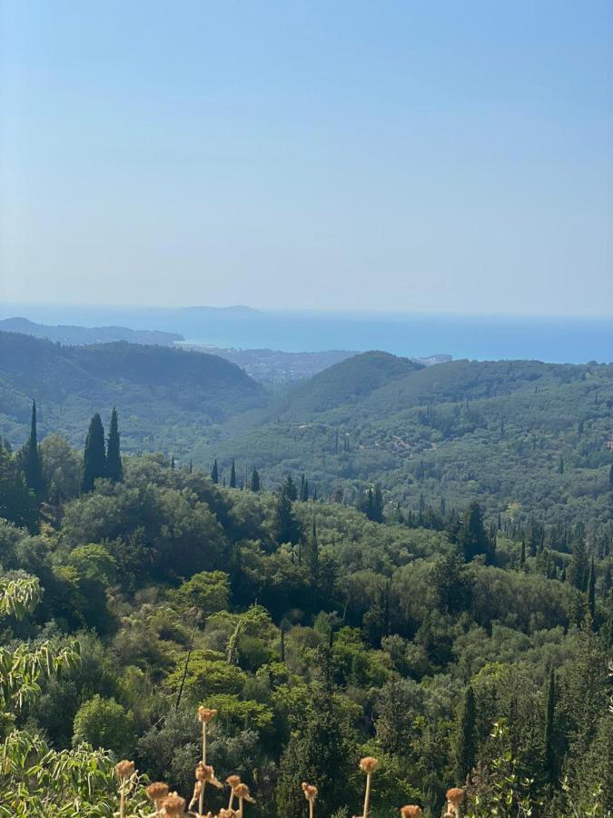 Lovely Studio In Strinilas With Its Own Pool Esterno foto