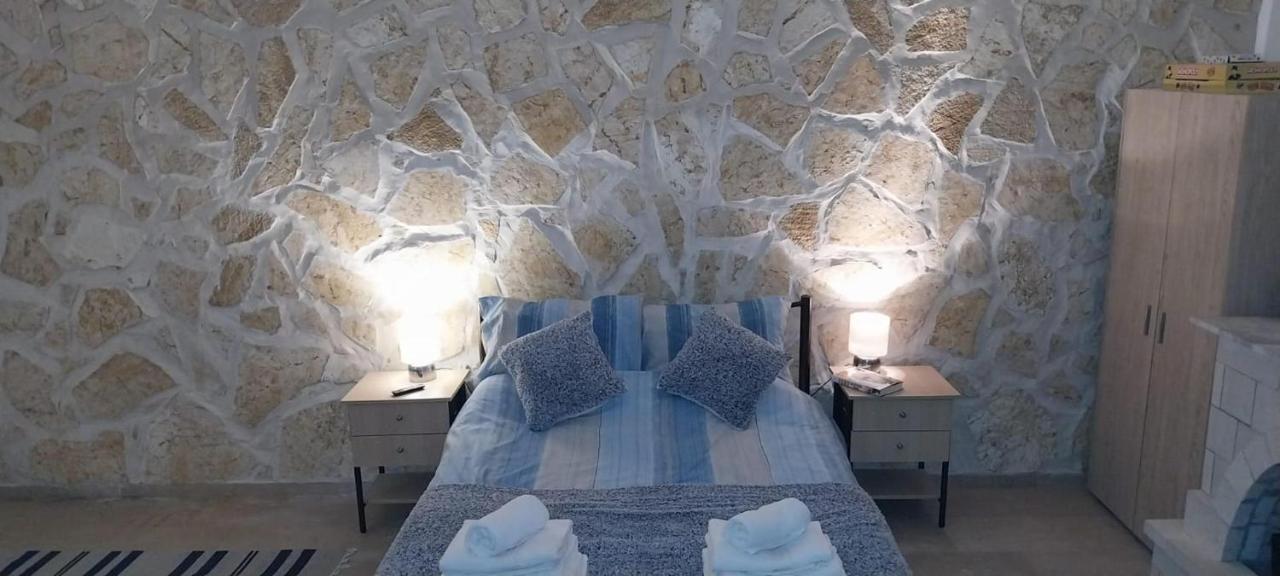 Lovely Studio In Strinilas With Its Own Pool Esterno foto